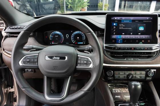 JEEP COMMANDER 1.3 T270 TURBO FLEX OVERLAND AT6